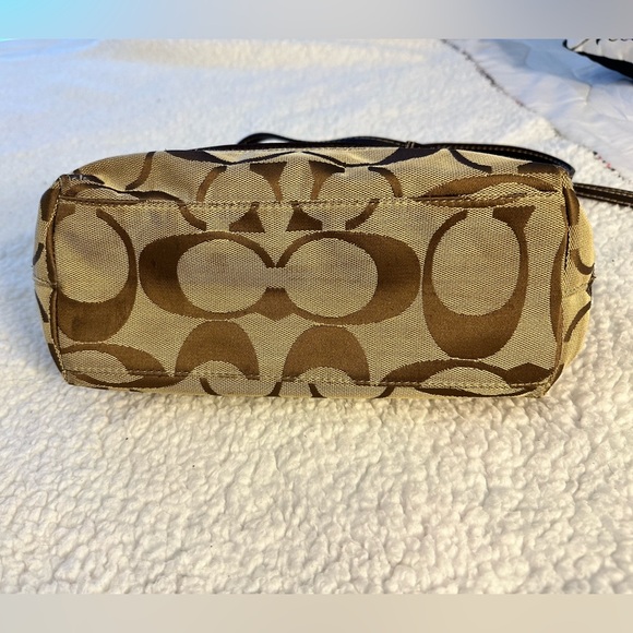 Coach signature striped tote with matching tech wallet and change purse. - Picture 8 of 17